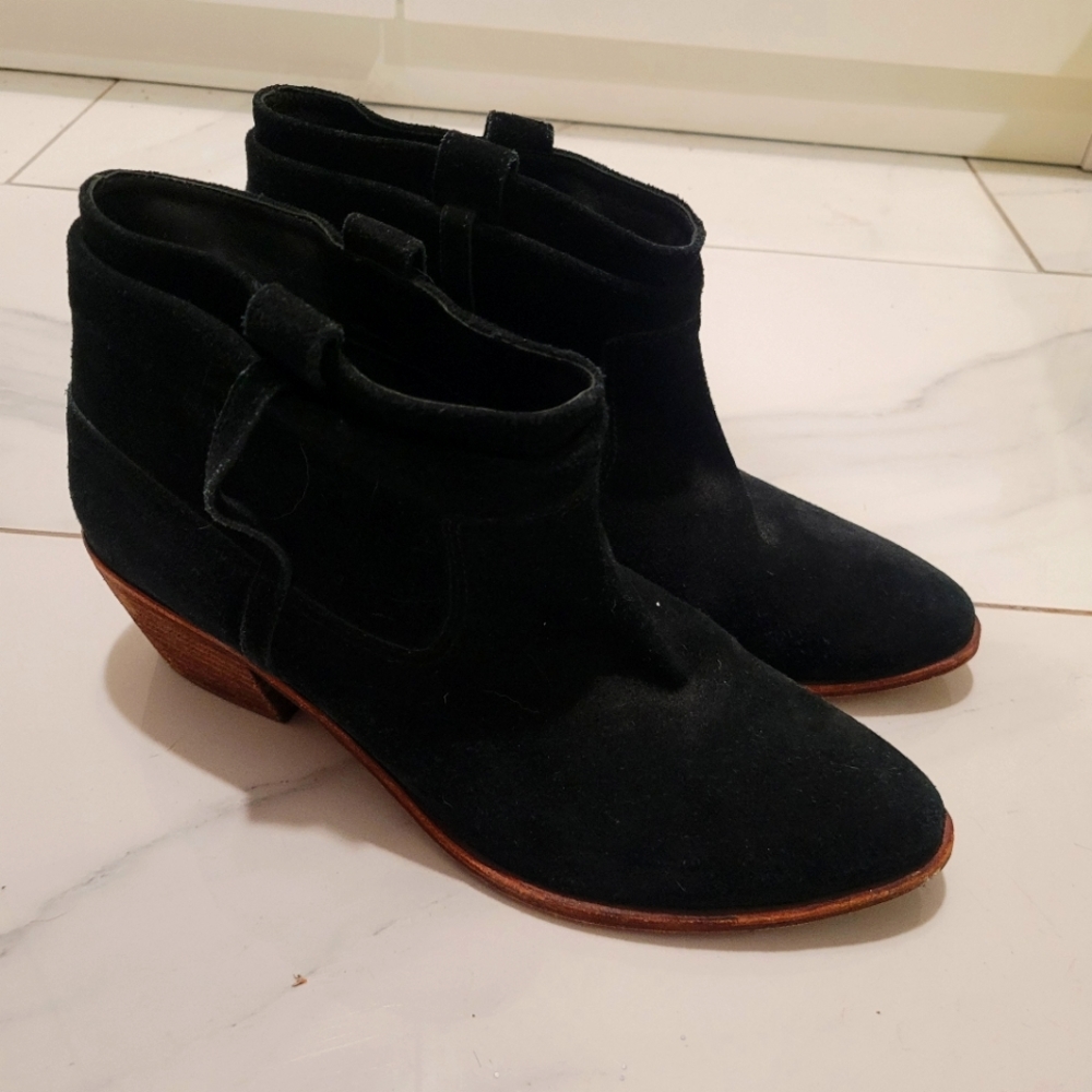 Joie Ginger Booties